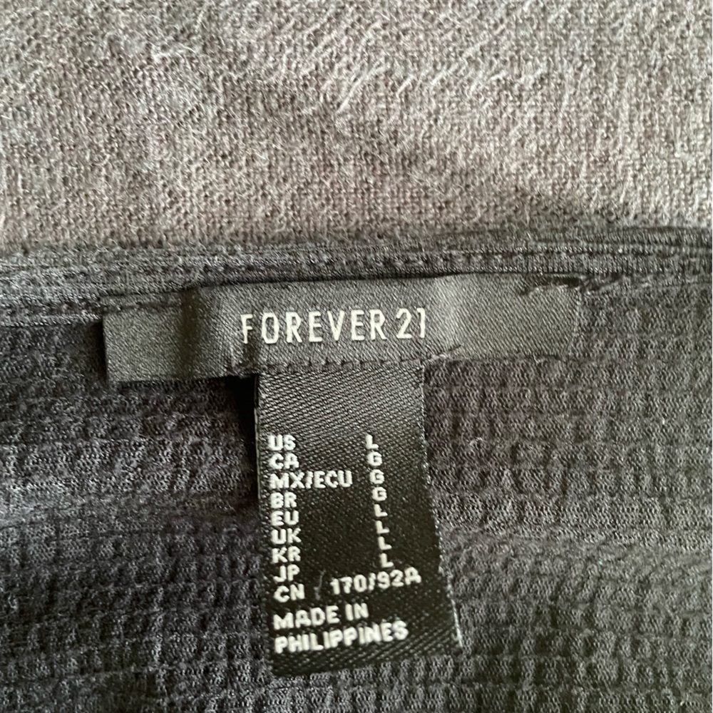 V neck top - Picture 4 of 4